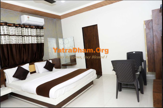 Somnath Bansidhar Yatri Nivas Room View4