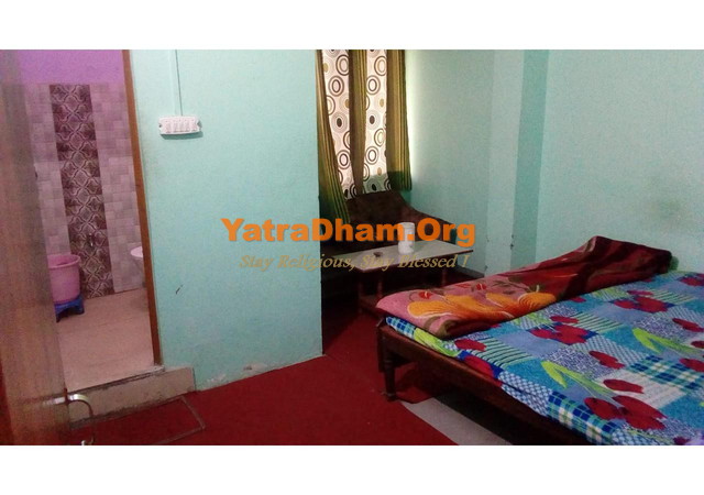Joshimath Ishwari Narayani Yatri Nivas Room View4