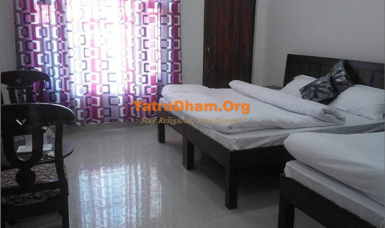 Joshimath Ishwari Narayani Yatri Nivas Room View4