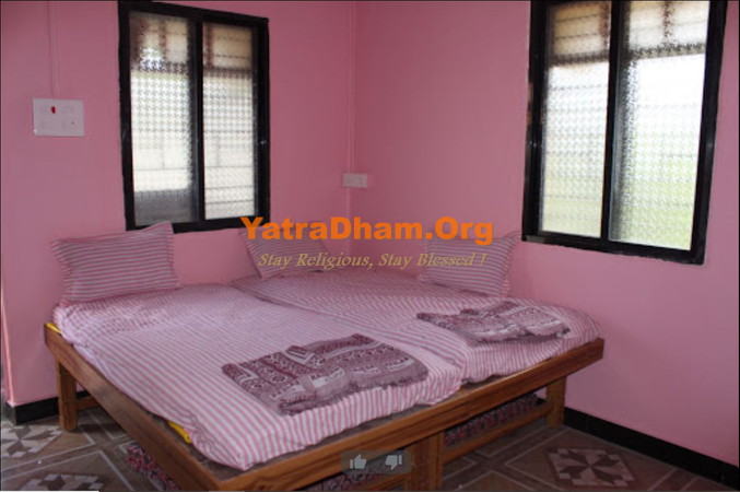 Tuljapur Lasane Guruji Bhakta Nivas Room View2