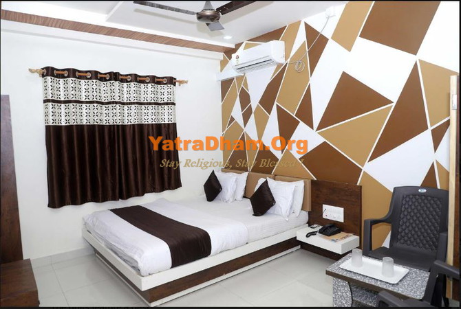 Somnath Bansidhar Yatri Nivas Room View2