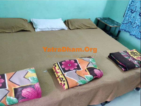 Akkalkot Vatruksha Bhakta Nivas Kulkarni Room View2