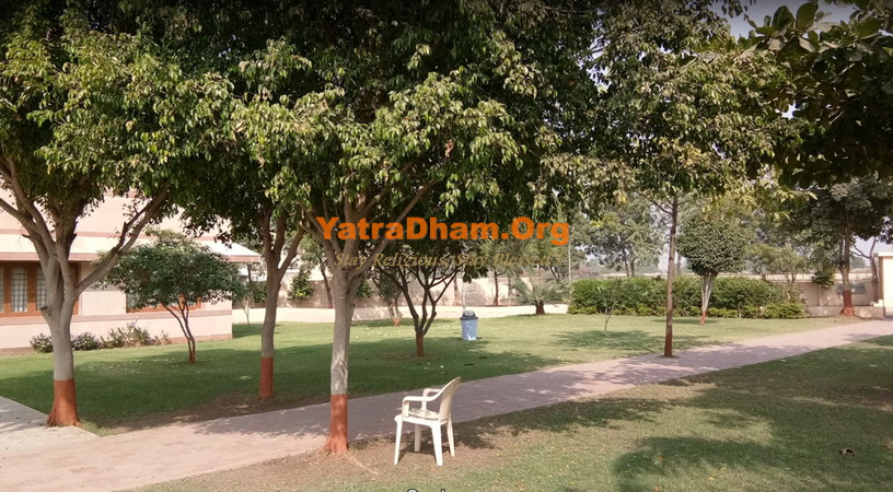 Rajkot Dada Bhagvan Trimandir (Stop and Stay) Garden