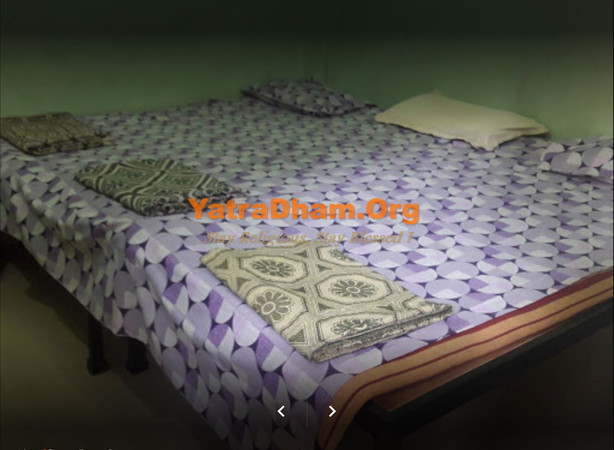 Akkalkot Vatruksha Bhakta Nivas Kulkarni Room View3