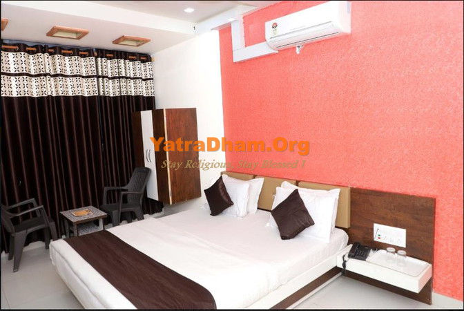 Somnath Bansidhar Yatri Nivas Room View3