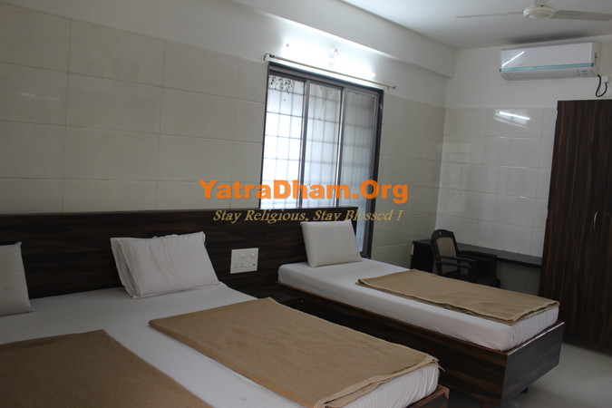 Shirdi - ABBKN Karivena Brahmana Satram Dharamshala Room View1