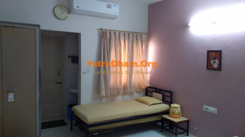 Ahmedabad Dada Bhagvan Trimandir Adalaj 4 Bed AC Room1