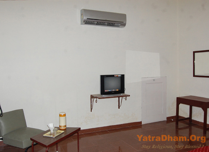 Ajmer_Lodha_Inn_Dharamshala_2 Bed_Ac. Room_View2