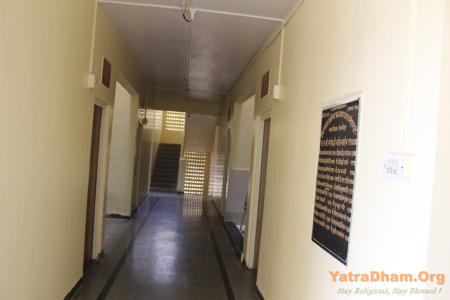 Alandi_Fruitwavala_Dharamshala_Lobby