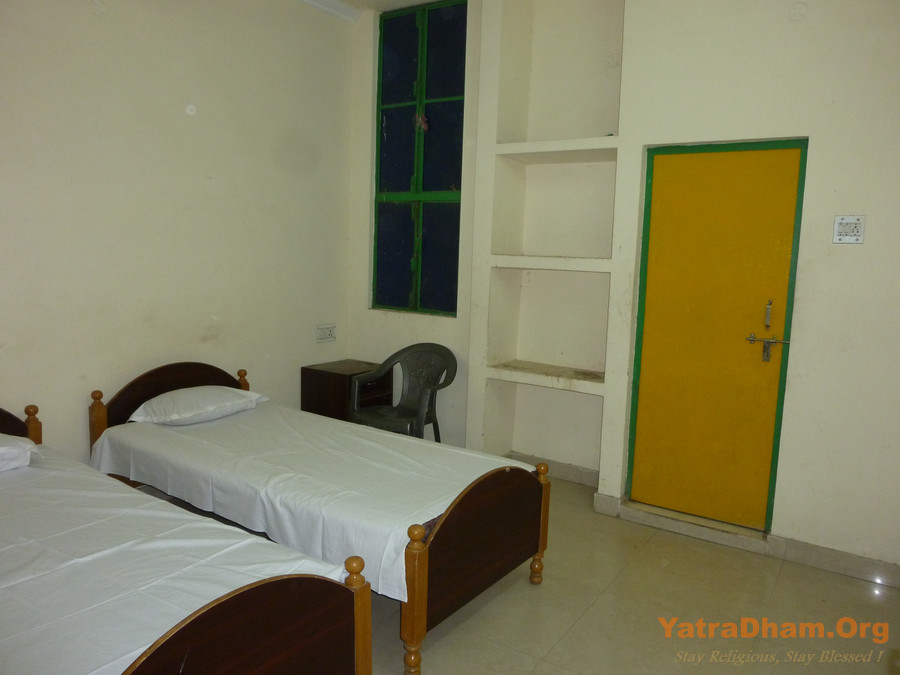 Allahabad_Jain_Mandir_Jain_Dharamshala_2 Bed_Ac. Room_View3