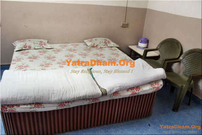 Ambaji Brahmbhatt Pathikashram Dharamshala Room View1