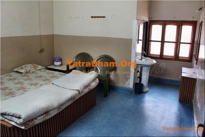 Ambaji Brahmbhatt Pathikashram Dharamshala Room View2