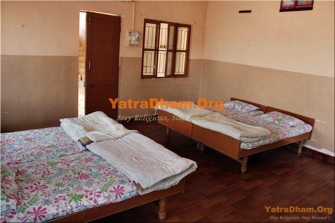 Ambaji Brahmbhatt Pathikashram Dharamshala Room View3