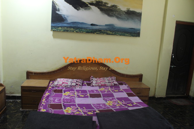 Aundha Nagnath Yajman Nivas Bhakta Nivas Room View3