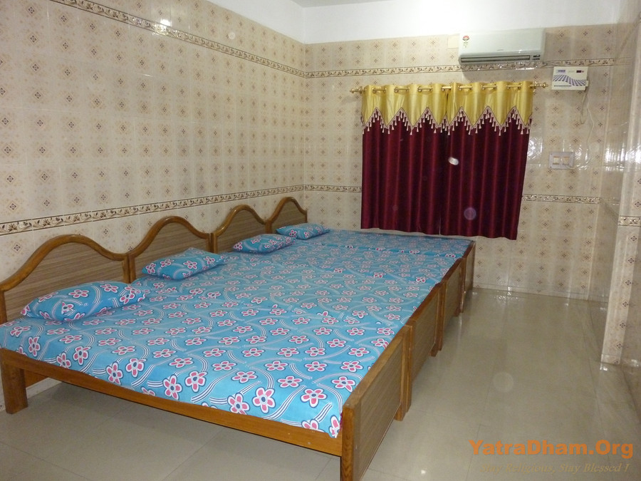 Ayodhya_Swaminarayan_Mandir_Bhakti_Niwas_4 Bed_A/c. Room