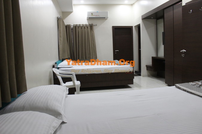 Bhuj Jain Samaj Wadi Jain Vando 4 Bed AC Room View 1