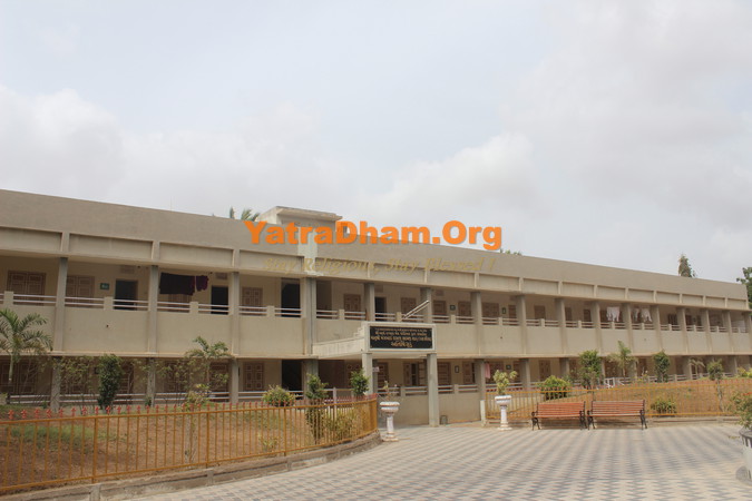 Bhuj Yashodhan Vardhan Bouter Jinalay