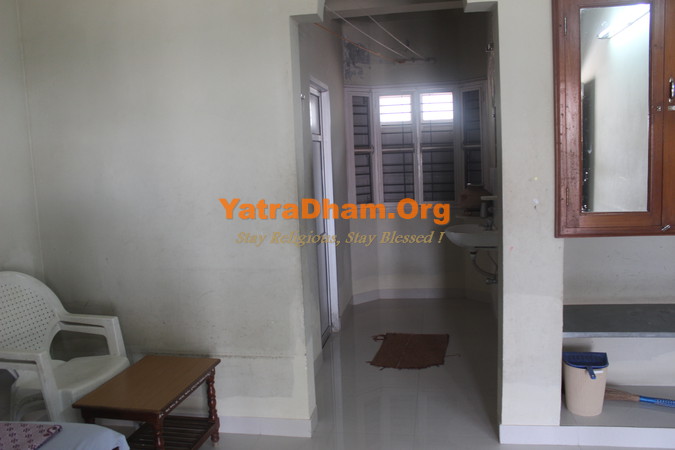 Bhuj Yashodhan Vardhan Bouter Jinalay 2 Bed Non AC Room View2