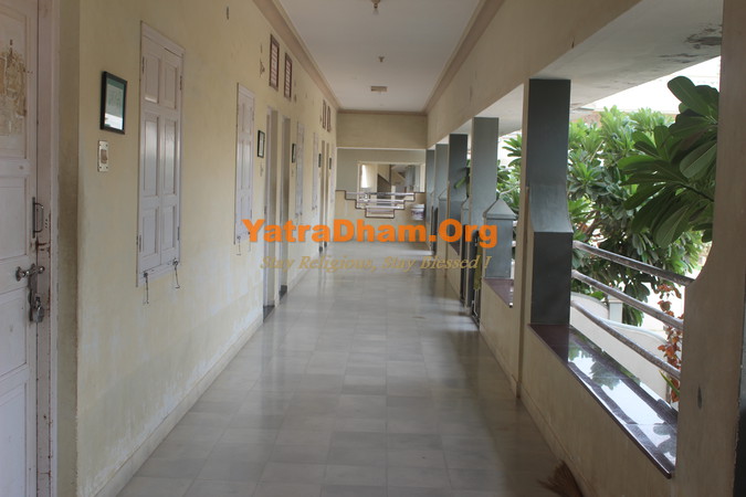 Bhuj Yashodhan Vardhan Bouter Jinalay 2 Bed Non AC Room View2