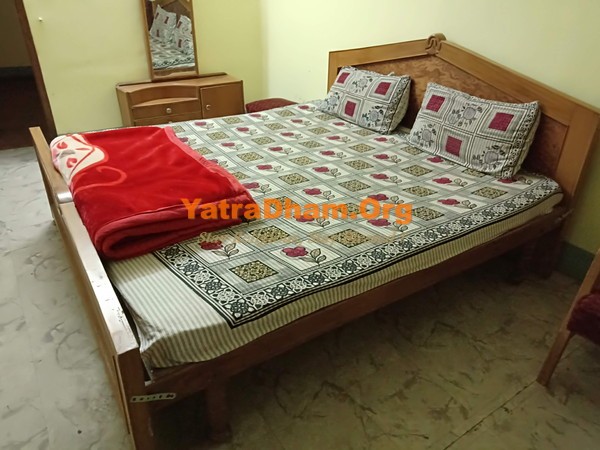 Rishikesh - Kailashanand Mission Trust Yatrik Nivas