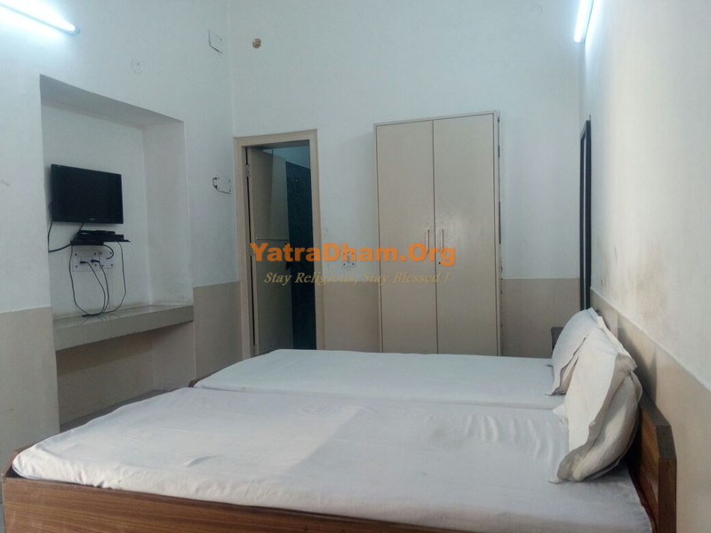 Delhi Birla Dharamshala 2 Bed Ac room View-2jpg