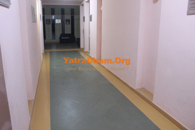 Shankheshwar 108 Parshwanath Bhaktivihar Jain Dharamshala Lobby