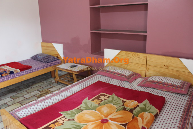Mount Abu Muktajivan Swamibapa Sevashram Dharamshala 3 Bed Non AC Room View1