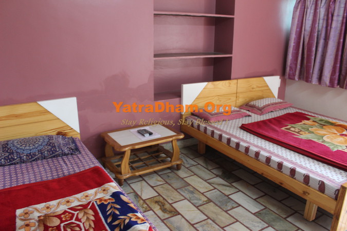 Mount Abu Muktajivan Swamibapa Sevashram Dharamshala 3 Bed Non AC Room View2