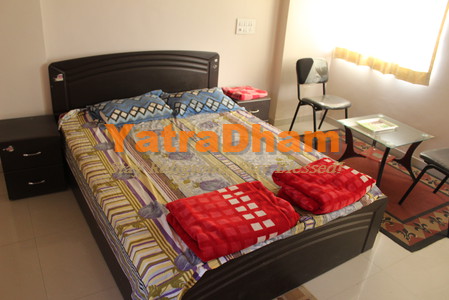 Maheshwari_Bhakt_Nivas_Dharamshala_2_Bed_Ac_Room _View1