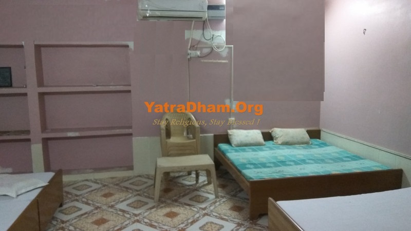 Mathura Vallabh Vaishnav Ashram Room View3
