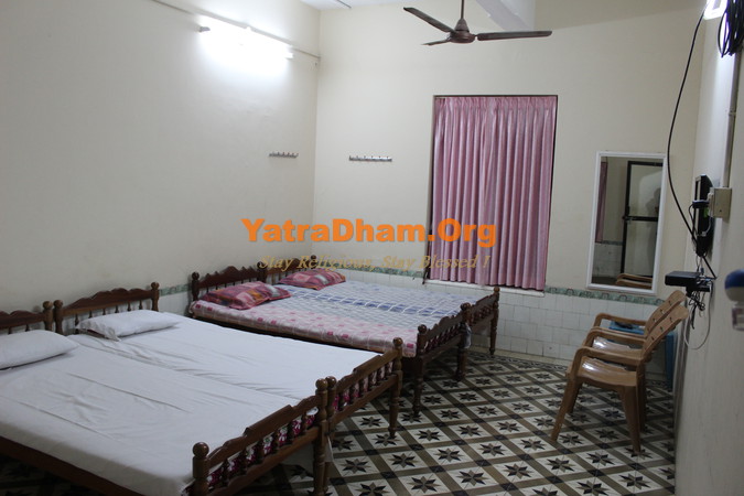 Kochin (Cochin) Gujarati Samaj Dharamshala Room View2