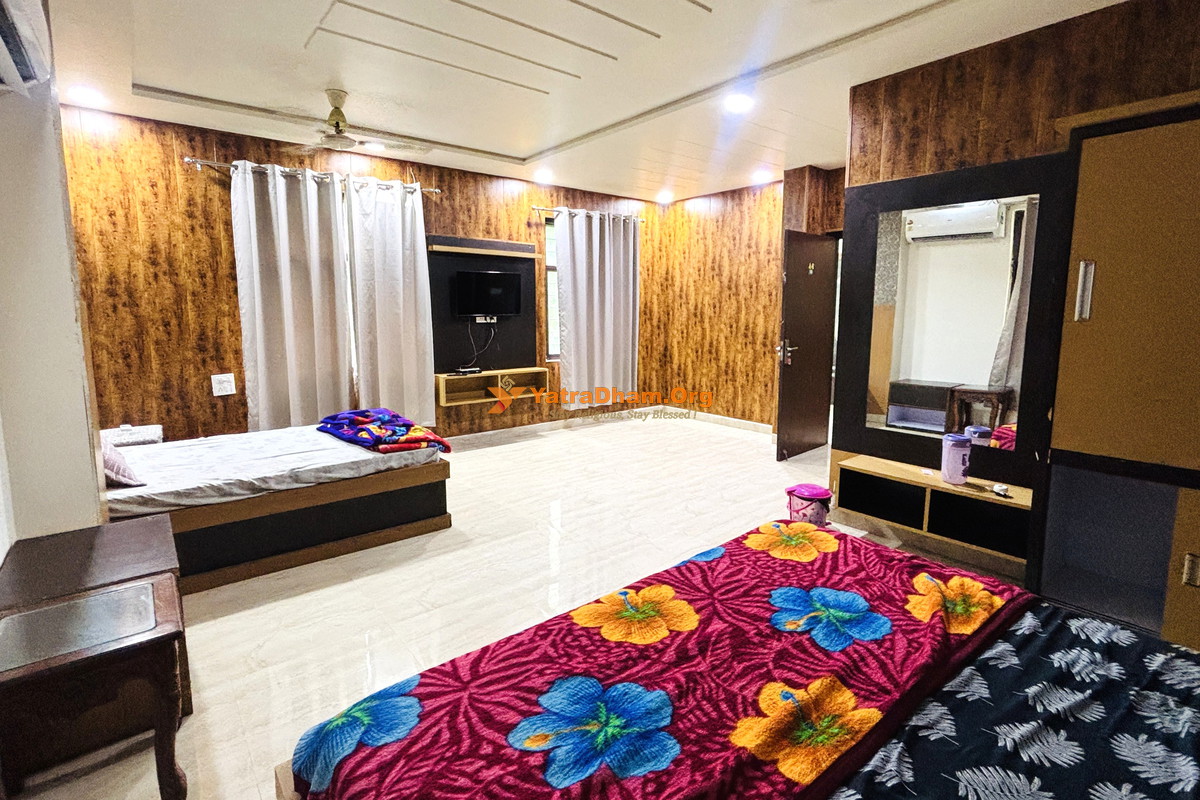 Ved Bihari Dham Ashram Vrindavan 3 Bed Room View
