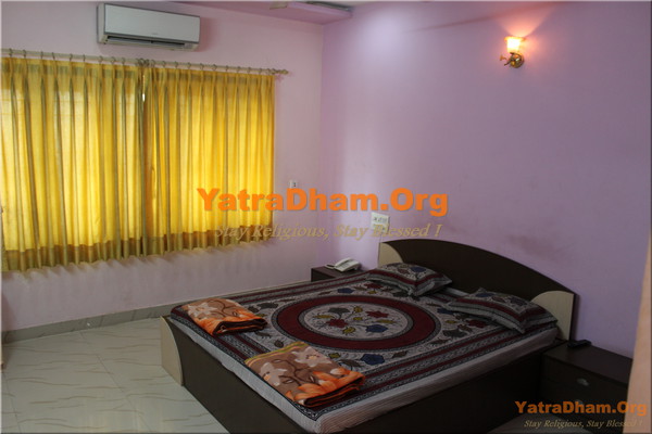 Saurashtra_Leuva_Patel_Samaj_Dharamshala_2 Bed A/c. Room_View1