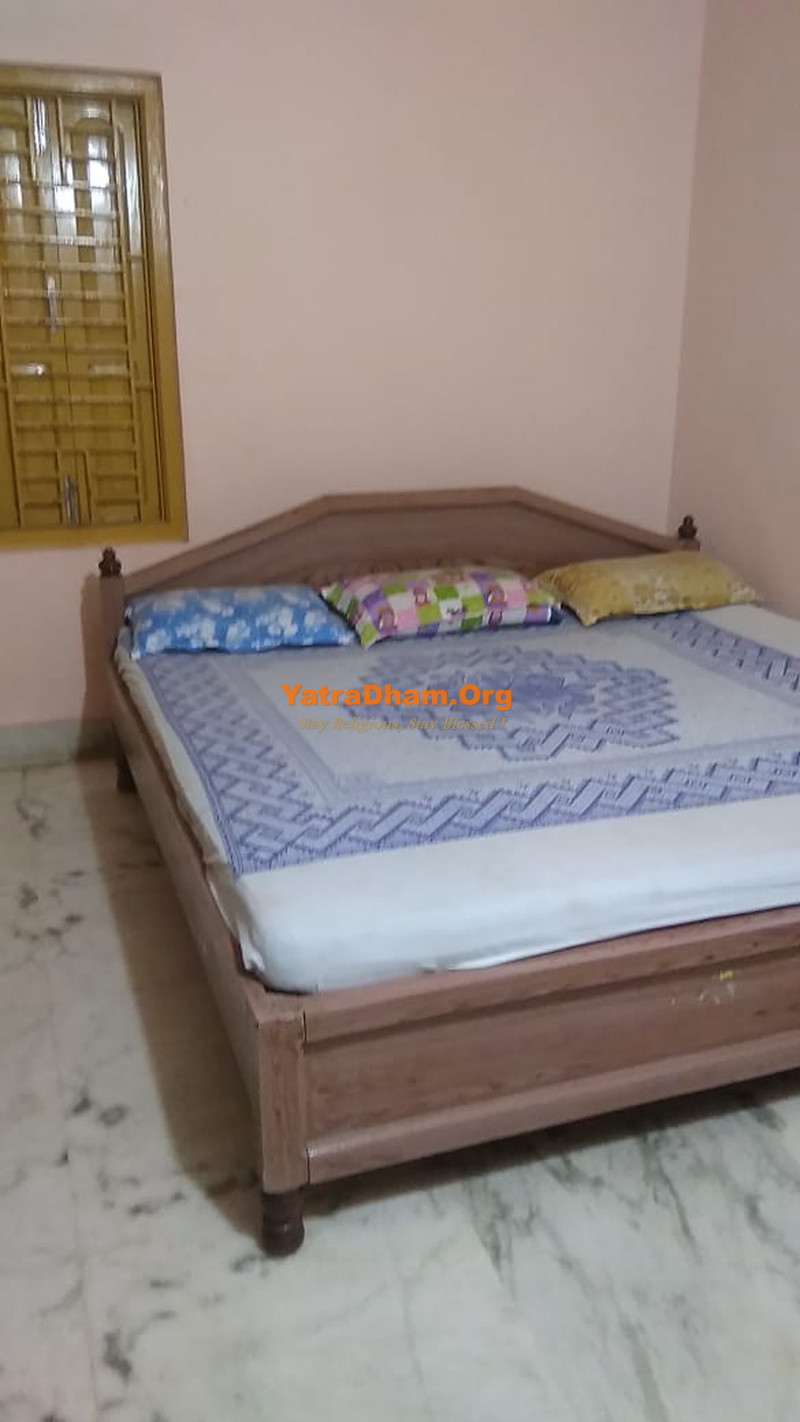 Jagannath Puri - Shri Chaitanya Gaudiya Mutt Room View 1