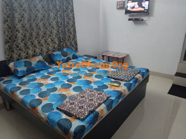 YD Stay 2282 Rajpipala Guest House Room View1