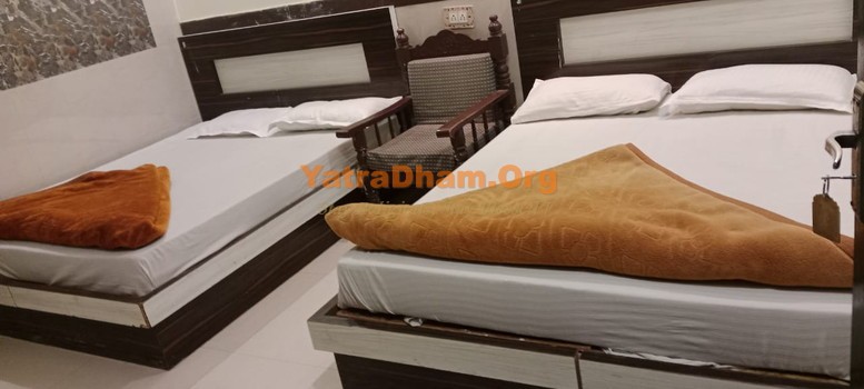 khatu_-_yd_stay_74002_hotel_maurvi_4 bed AC Room