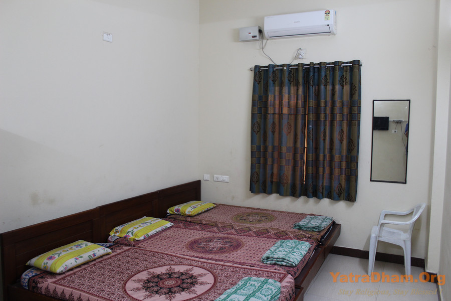Kochi_Shree_Jalaram_Mandir_Dharamshala_3 Bed_A/c. Room_View1