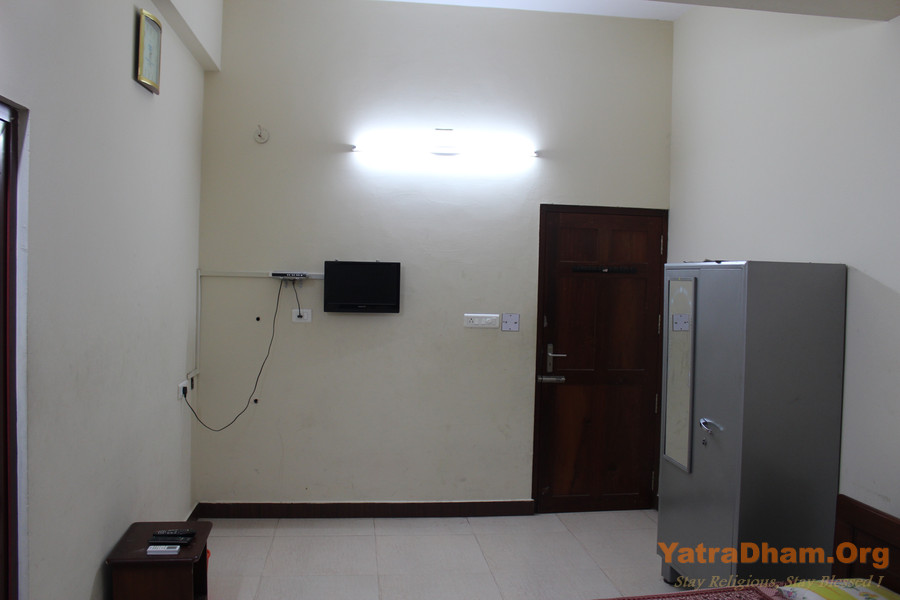 Kochi_Shree_Jalaram_Mandir_Dharamshala_3 Bed_A/c. Room_View2