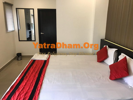Kolkata_Neeranad Bhavan_Suit Room_View 3
