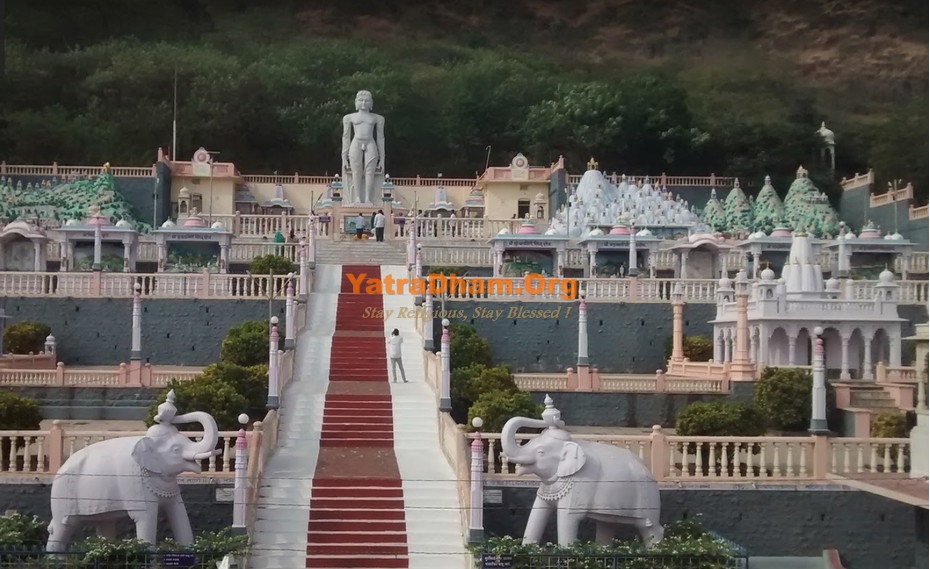 kumbojgiri_jain_temple
