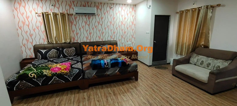 Eklingji - Leelaba Atithi Bhavan 4 Bed AC Room View 1
