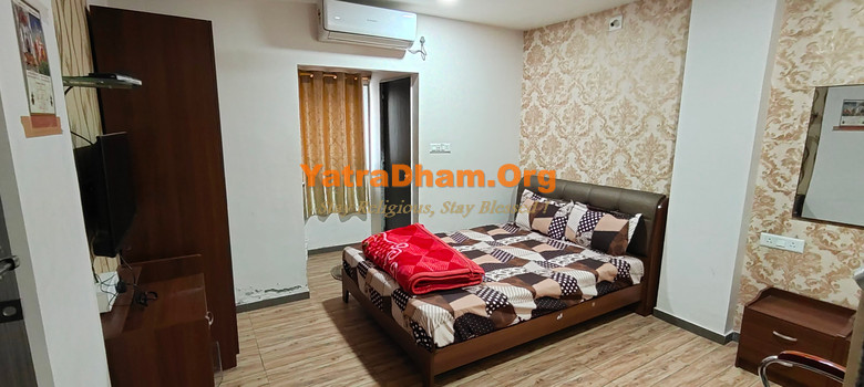 Eklingji - Leelaba Atithi Bhavan 2 Bed AC Room View 1