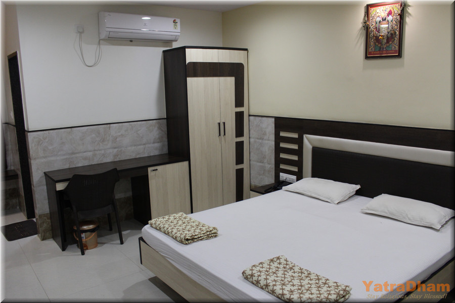 Maheshwari_Seva_Kunj_Dwarka_Dharamshala_2 Bed_A/c._Room_View2