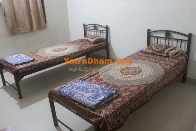 Matano Madh Bhuj Patidar Bhavan 2 Bed AC Room View 3