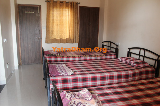 Pandharpur Laxman Baug Devsthan Room View3