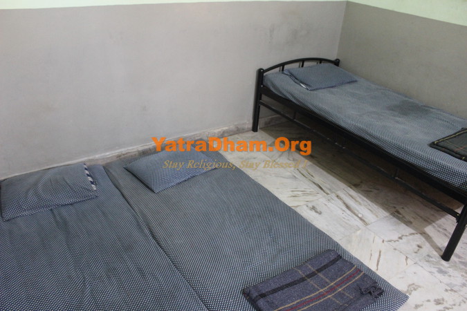 Pandharpur Nimbark Sampradaik Bairagi Math Simple Room View 2