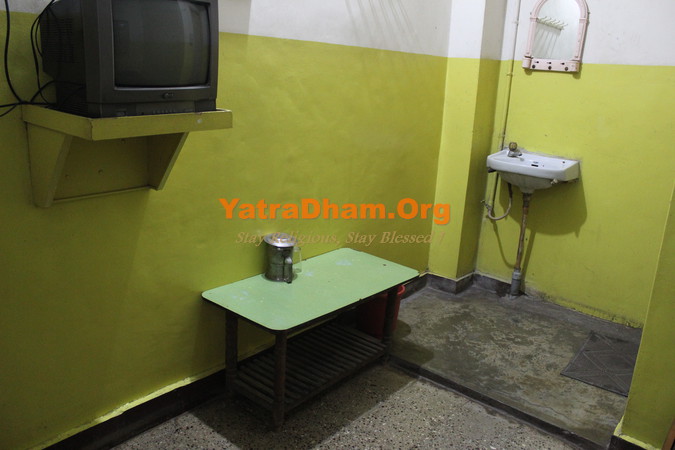 Parli - Triveni Bhawan Yatri Nivas Room View2