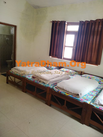 Badrinath Digambar Jain Dharamshala Room View1