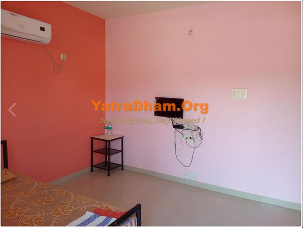 Akkalkot Bhakta Niwas Shree Swami Krupa Sadan Room View4