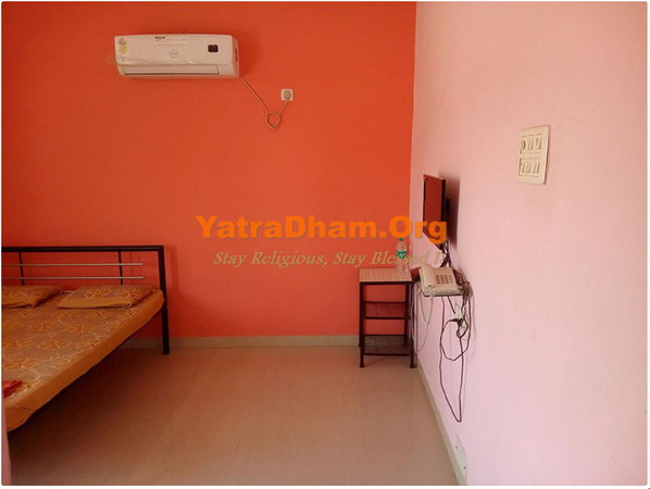 Akkalkot Bhakta Niwas Shree Swami Krupa Sadan Room View2